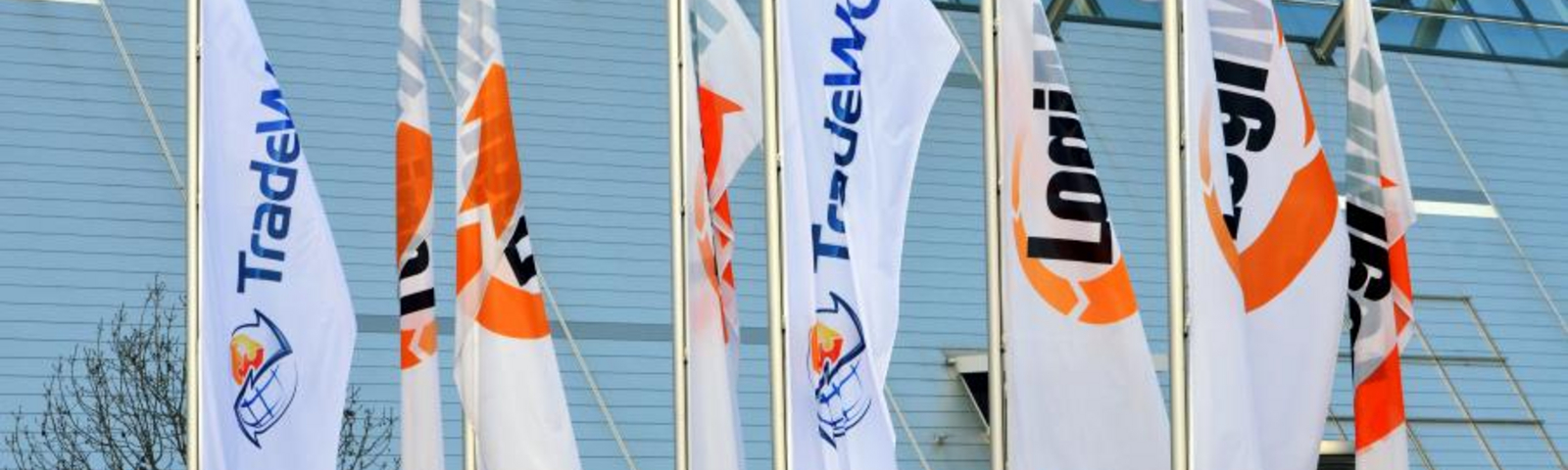 Stöbich präsentiert neuen Förderanlagenabschluss auf der LogiMAT 2017 Stöbich präsentiert neuen Förderanlagenabschluss auf der LogiMAT 2017